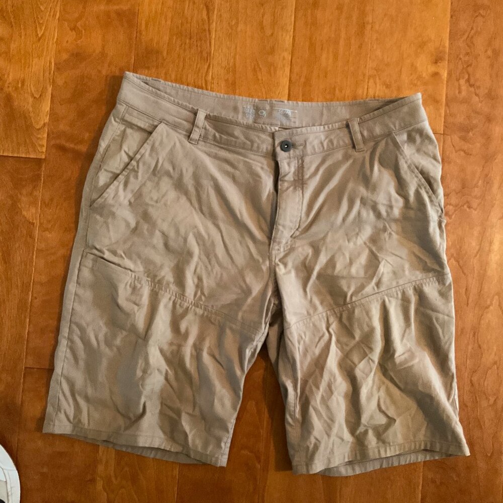Mountain Hardware Hiking Shorts